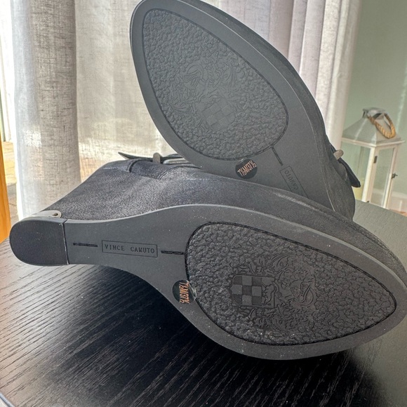 Vince Camuto Kenzo 7.5 - Picture 4 of 4